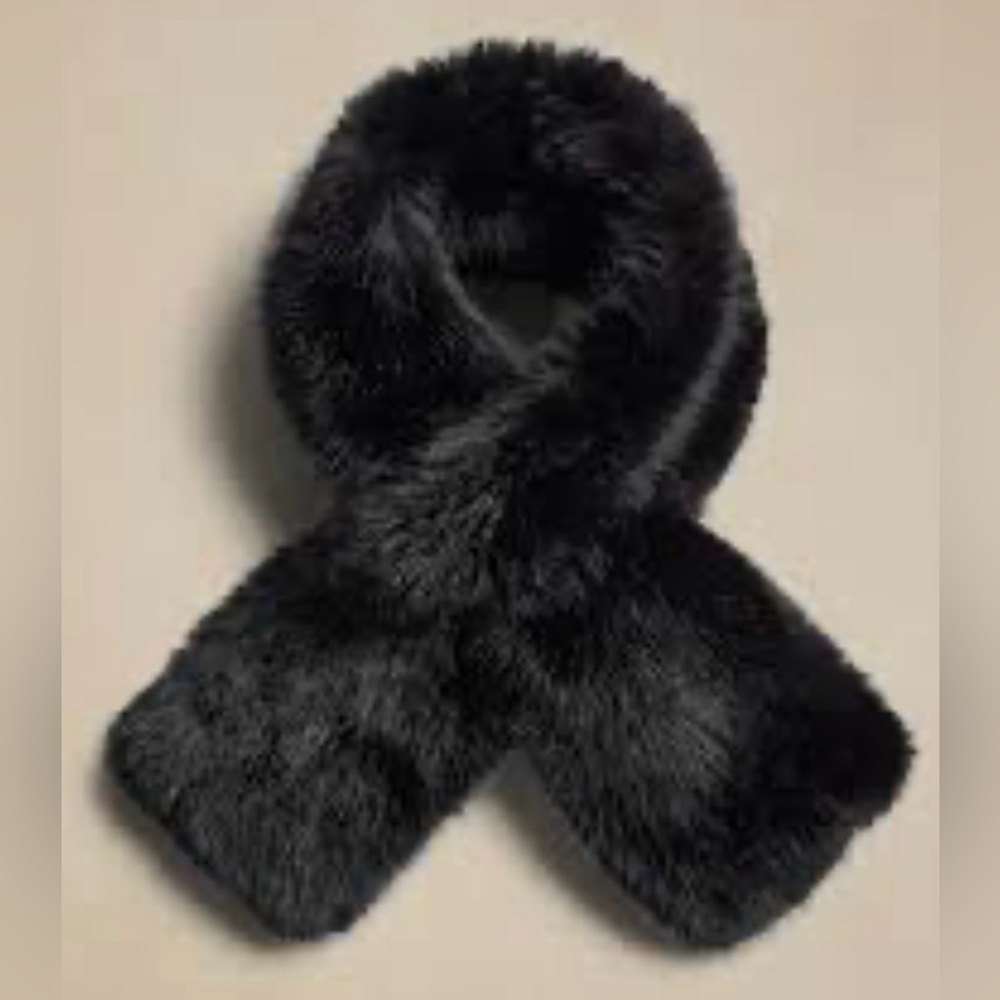 Banana Republic BR Black Faux Fur Scarf wrap/stole elegant fancy
